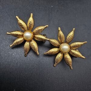 Gold Tone Faux Pearl Flower Scatter Pins Pair of Two Vintage Jewelry